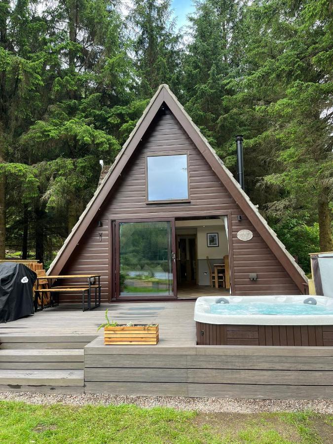 Bonnie Lodge-Lochside Location With Hot Tub Invergarry Exterior photo